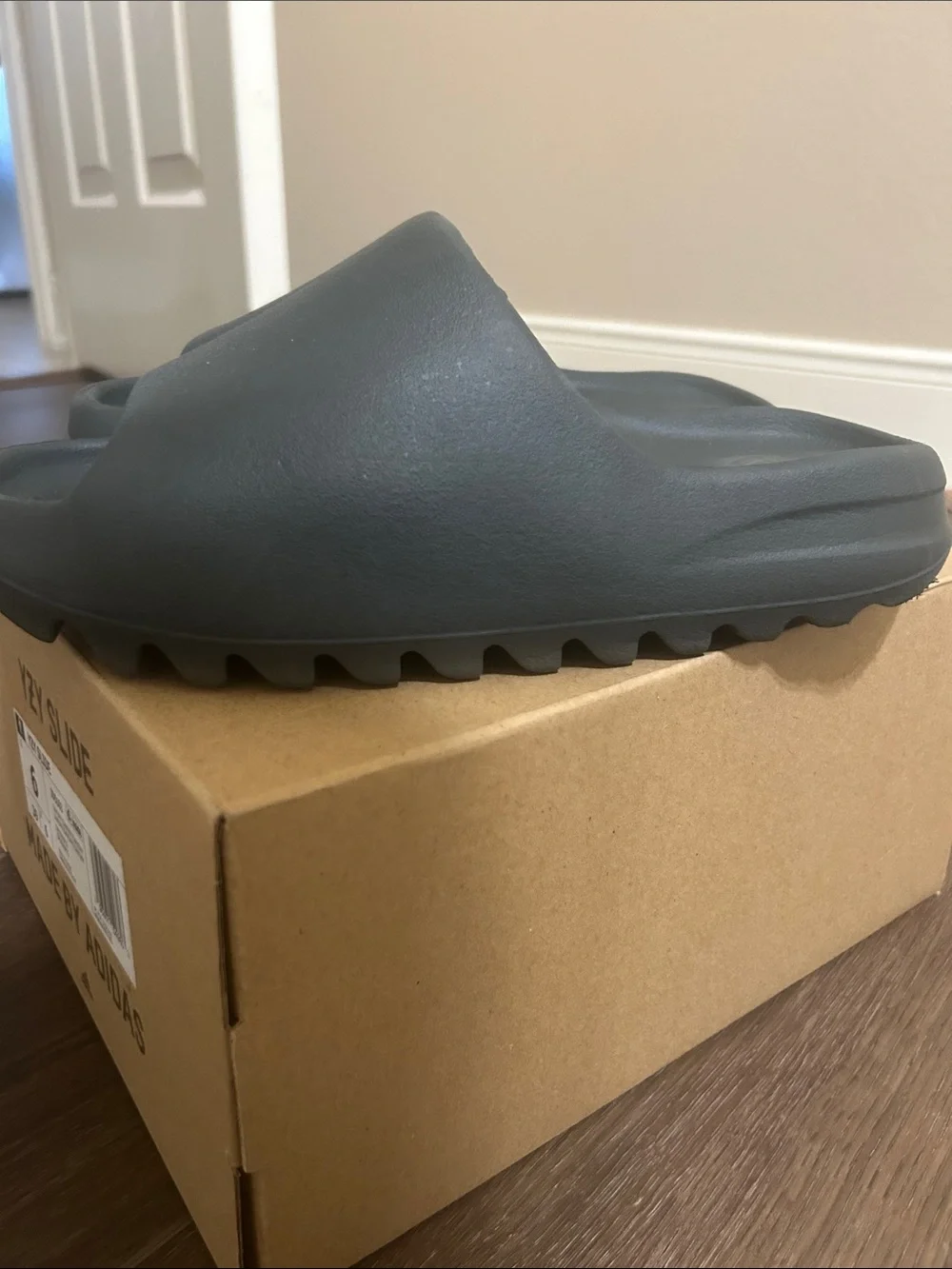 yeezy slides